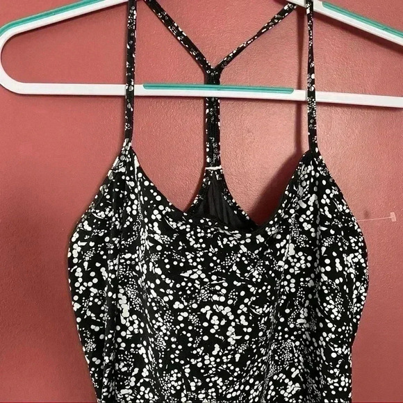 Lululemon Power Pose Tank - Picture 3 of 8